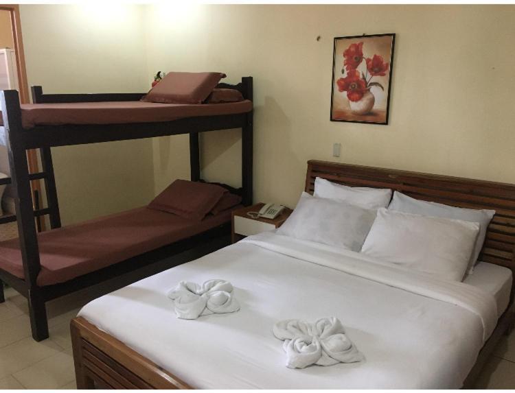 Joyful Island Hostel - Cebu City Екстер'єр фото